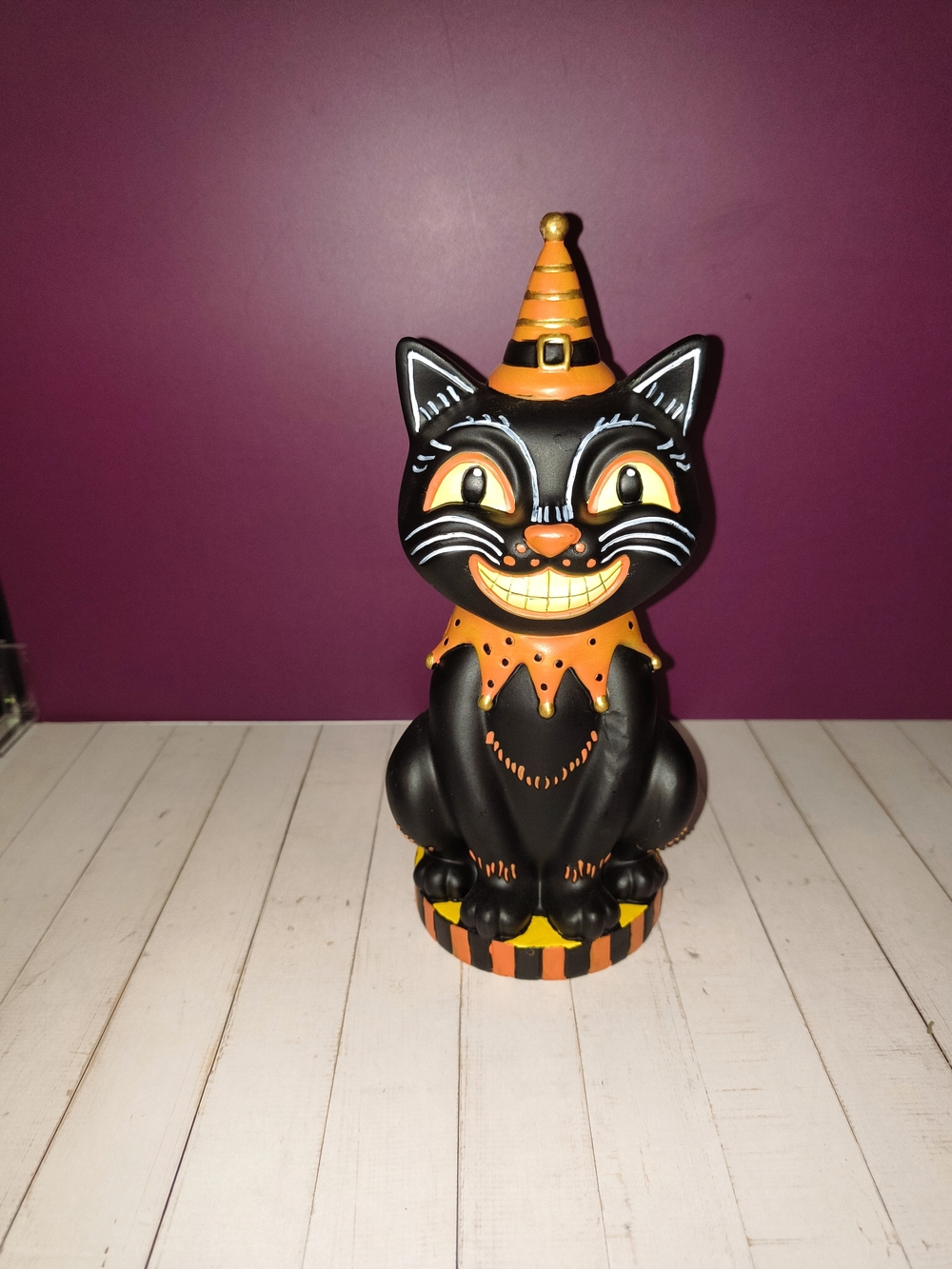 Retro Style Halloween Cat Figurine-